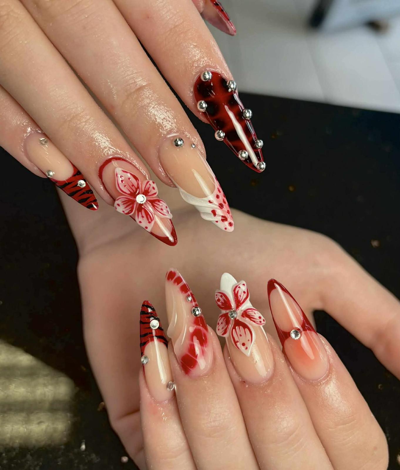 Rote 3D-Schmetterlinge